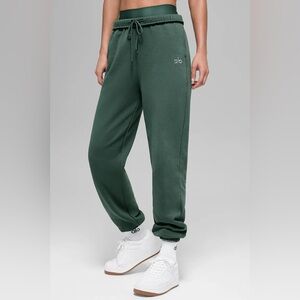 Alo Yoga | NWT! Accolade Jogger Sweatpant In Clover Green